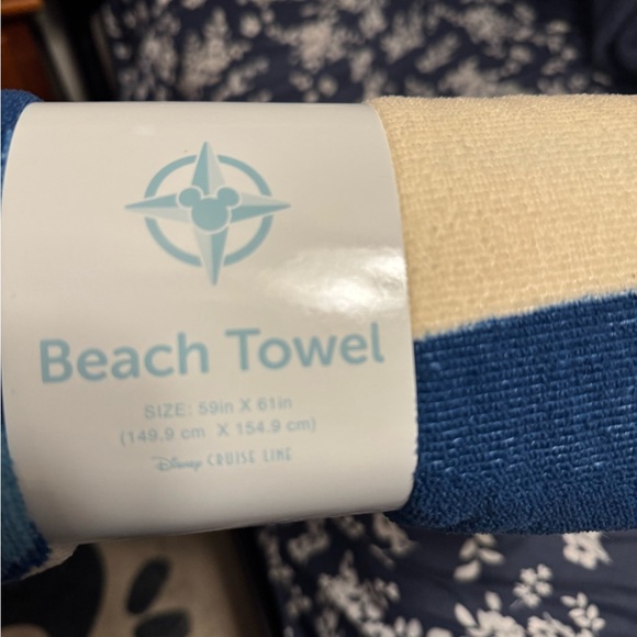 Disney cruise line beach towel - Picture 3 of 3